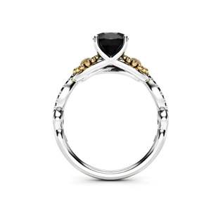 Anillo de Compromiso de Dos Tonos con Diamante Redondo Negro en Forma de Girasol para Mujer - Product Image 1