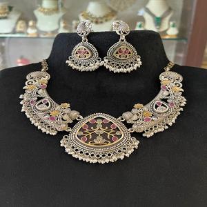Ensemble de collier en laiton indien oxydé pour femmes bijoux élégants légers pour tenues décontractées tenue de bureau occasions spéciales - Product Image 1