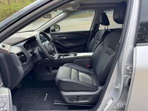 IMPRESIONANTE NI-SS-AN RO-GUE SV 2021 2WD CON TRANSMISIÓN AUTOMÁTICA, ASIENTOS DE CUERO Y TECHO PANORÁMICO COMPLETO - Product Image 2