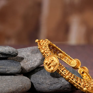 Brazaletes de latón en relieve con piedras para mujer, joyería chapada en oro indio, accesorios elegantes para bodas y fiestas - Product Image 6