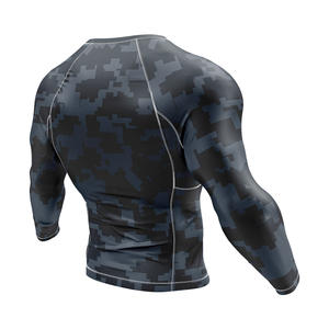 Maillot de sport personnalisé pour homme, léger, respirant, à compression, à séchage rapide, haut de sport ajusté à haute élasticité pour la salle de sport, le yoga et les sports - Product Image 2