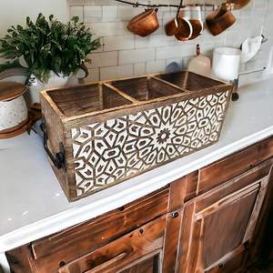 Portacucharas de Madera Clásico, Sostenible, de Tres Niveles, Hecho a Mano, con Estampado Étnico para Cocinas Contemporáneas, Precio al por Mayor - Product Image 6