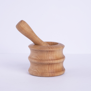 Mortier et pilon en bois de hêtre texturé |   Outil de cuisine artisanal - Product Image 2