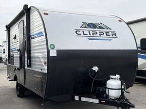 Autocaravana Coachmen C-L-I-P-P-E-R 18FQ 2024 USADA EN EXCELENTES CONDICIONES EN VENTA - Product Image 6