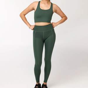 Ensemble de fitness personnalisé pour femmes, meilleur ensemble soutien-gorge et legging léger, ensemble de vêtements de sport de haute qualité pour femmes - Product Image 6