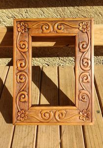 Custom Made Bone Resin Wood <b>Photo</b> <b>Frame</b> With Hand Carved Floral Patterns And High Gloss Finish For Housewarming Presents - Product Image 3