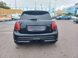 Mini Cooper S d'occasion 2023, 4.5L essence atmosphérique, conduite à gauche, sièges en cuir, intérieur foncé, régulateur de vitesse adaptatif (ACC) - Product Image 5