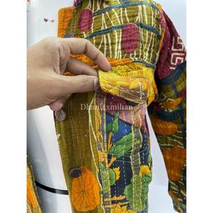 Chaqueta de mezclilla Kantha de algodón indio Unisex hecha a mano, diseño de retazos acolchado con botones, estilo corto a prueba de viento - Product Image 4
