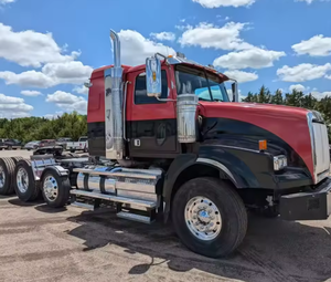 Camion semi-remorque Western Star 4900 Tri Axle 2018 d'occasion en parfait état - Camion avec cabine surélevée à vendre - Product Image 1