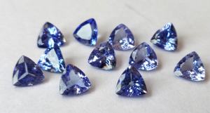 Tanzanita Natural Trillion de 8mm Facetada - Tanzanita Suelta Corte Trillion de Alta Calidad - Product Image 3