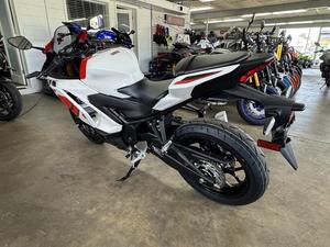 YZF-R3 2026 Édition 70e Anniversaire - Product Image 4