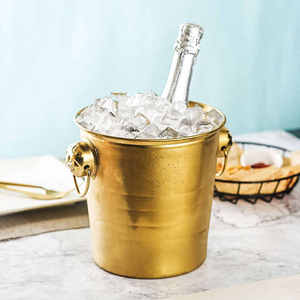 Cubo de hielo de metal chapado en oro de diseño moderno con mango elegante, duradero y perfecto para fiestas y uso en el bar del hogar - Product Image 2