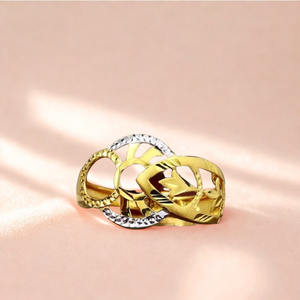 Anillo Moderno con Recorte Chapado en Oro para Mujer |   Diseño Floral Abstracto en Dos Tonos |   Joyería Elegante para Uso Diario - Product Image 5