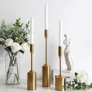 เชิงเทียนโลหะที่เป็นเอกลักษณ์ดีไซน์รูปดอกบัวเหมาะสำหรับพื้นที่ทำสมาธิบ้านทางวัฒนธรรมแบบดั้งเดิมและโอกาสตามเทศกาล - Product Image 1