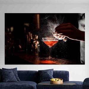 Impresión en lienzo de copa de cóctel: elegante arte de pared para cocina o bar, lienzo envuelto - Product Image 1