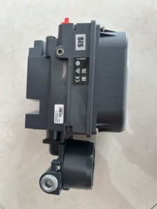 Positionneur de vanne numérique Emerson Fisher FIELDVUE DVC6200 SIS authentique avec interrupteur de fin de course Topworx et électrovanne ASCO - Product Image 3