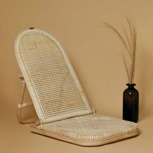 Silla de Ratán Moderna Hecha a Mano de Alta Calidad con Marco de Madera para Sala de Estar y Espacio de Estudio, Hecha en Indonesia - Product Image 4