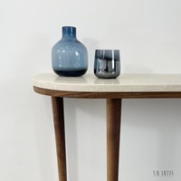 Table console d'entrée étroite et moderne avec 4 pieds en bois de noyer américain massif et plateau en marbre, style villa