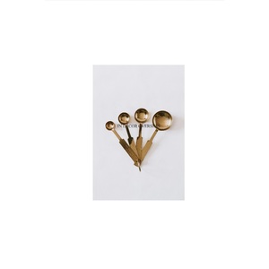 Ensemble de cuillères à mesurer plaquées or de haute qualité en métal de qualité luxueuse pour l'utilisation d'ustensiles de cuisine à la maison et à l'hôtel à un prix impressionnant - Product Image 1