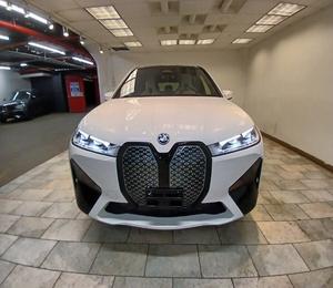 BMW iX xDrive50 AWD 2023 d'occasion, incroyablement parfait, faible kilométrage, en stock, proposé à un prix incroyable, à ne pas manquer - Product Image 1