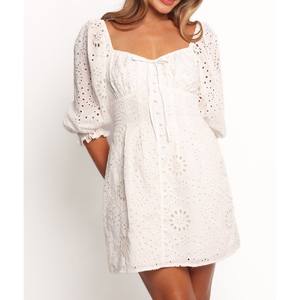 Robes pour femmes, tenue élégante et contemporaine offrant une coupe ajustée, un design équilibré et un attrait intemporel, en provenance d'Inde - Product Image 5