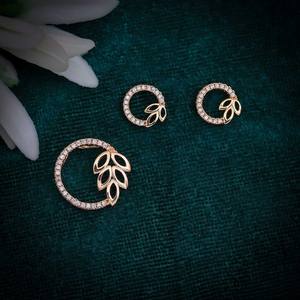 ชุดจี้รูปใบไม้ทรงพระจันทร์เสี้ยวสำหรับผู้หญิง ดีไซน์ทันสมัย ชุบทอง คุณภาพสูง ประดับด้วยเพชรซิร์คอนระยิบระยับ สไตล์อินเทรนด์ - Product Image 2