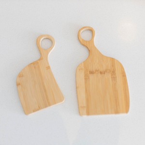 Ensemble de planches de charcuterie en bambou naturel pour fruits et steaks de qualité supérieure avec poignée - Product Image 4