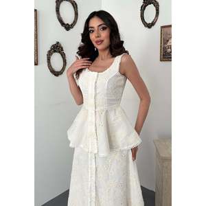Conjunto de Blusa y Falda de Encaje Bordado Blanco - Blanco - Product Image 3