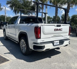 Bianco usato 2022 GMC Sierra 1500 Denali Crew cabin 4WD con cerchi in lega in pelle sistema di navigazione telecomando Start Ultimate Package - Product Image 1