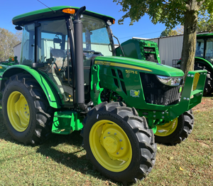 Livraison gratuite Tracteur utilitaire John Deere 5075E Turbo Diesel 4RM 2025 avec assistance à la traction avant, moteur 75 ch, pompe, boîte de vitesses et roulement - Product Image 2