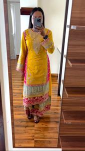 Hermoso diseñador de seda Salwar Kameez con interior y Sharara-Dupatta con secuencia con trabajo de codificación para fiesta de mujeres - Product Image 6