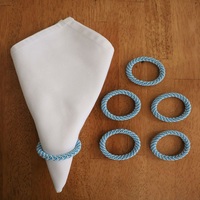 Anillo para Servilletas de Algodón Hecho a Mano en India con Cuentas de Colores y Diseño Bordado