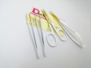 Pinzas para cejas blancas y doradas personalizadas, juego de tijeras de 4 piezas, pinzas para cejas con punta inclinada, tijeras de resorte para cejas con etiqueta privada - Product Image 4