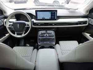 Usado 2023 Black Label AWD Llantas de Aleación Asientos de Cuero Sistema de Navegación Asientos Calefactables Arranque Remoto Luz Izquierda - Product Image 3