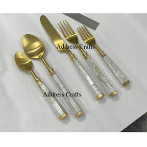ชุดเครื่องใช้บนโต๊ะอาหาร5ชิ้นทำจากสเตนเลส18 8ชิ้นมีด้ามจับไม้ถูพื้นชุดรับประทานอาหารงานแต่งงานสุดหรู - Product Image 1