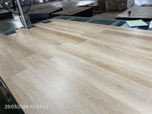 Carreaux de sol en vinyle PVC SPC de l'usine du Vietnam Super Cheap Indoor Marble Design Style Revêtement de sol en plastique imperméable pour bureau Garage - Product Image 4