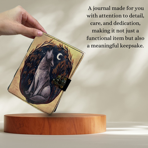 Journal en cuir véritable avec motif de loup hurlant, de lune et de fermoir vintage avec 200 pages non doublées, reliure cousue à la main. - Product Image 3