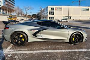 CHEVROLET CORVETTE STINGRAY COUPE C8.R EDICIÓN CAMPEONATO 2022 USADO (LHD/RHD) - Product Image 3