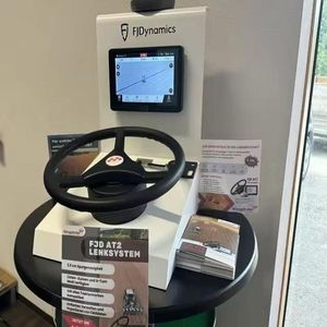 Sistema de guía de navegación GPS de dirección de tractor automático de alta calidad para agricultura de precisión - Product Image 1