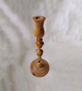 Candelabro de madera decorativo hecho a mano - Product Image 2