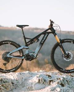 Vélo électrique THOK GRAM RC en acier haute teneur en carbone, 27 vitesses, moteur avant 27, frein à disque hydraulique, batterie au lithium, AC 110-240V - Product Image 1