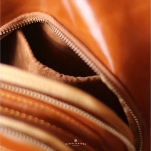 Sac à bandoulière compact cousu à la main en cuir pleine fleur sac à bandoulière avec matériel en laiton vintage sac à bandoulière mince et sécurisé - Product Image 6