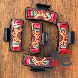 Pinzas para el pelo de cuero grabadas hechas a mano con estilo occidental para mujer - Product Image 1