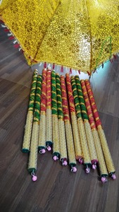 Tongkat Dandiya Kayu Bandhani Tradisional untuk Tari Navratri Garba, Buatan Tangan, Berbagai Warna, Sepasang (2 Tongkat)