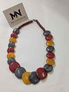 Exporte des colliers en résine faits à la main de qualité Style classique pour les fêtes de mariage à la mode - Product Image 4