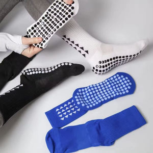 Hot Selling Custom Logo Crew Sports <b>Socks</b> High Quality Thick <b>Soft</b> Anti-Slip <b>Grip</b> <b>Socks</b> for Football Soccer Basketball - Product Image 2