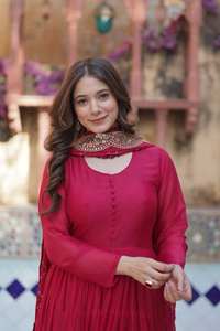 Robe en soie pour femme de créateur indien Premium avec broderie Zari Sequins-Costume de travail pour femme - Product Image 4