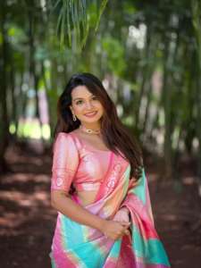 ผ้าส่าหรีผ้าไหมแท้แท้พร้อมผ้าทอขอบสีโรสโกลด์ผ้าทอสีตัดกันทั้งตัวสำหรับงานแต่งงานงานปาร์ตี้ - Product Image 2