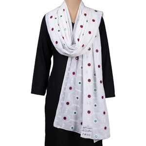 Hijab châle en voile de coton Aqua Gold de qualité supérieure pour femmes, style Dubaï, broderie florale, strass, léger et respirant - Product Image 3