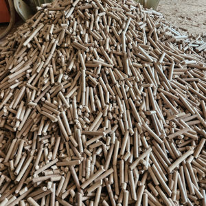 Granulés de bois naturel en bois dur du Vietnam, adaptés aux poêles à granulés, aux chaudières et aux installations énergétiques, avec une production constante - Product Image 2